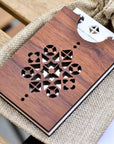 Mar'a: pocket mirror