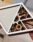 Mar'a: wall-mounted mirror